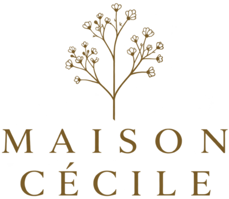 Logo dell'azienda con un fiore stilizzato e il nome Maison Cecile